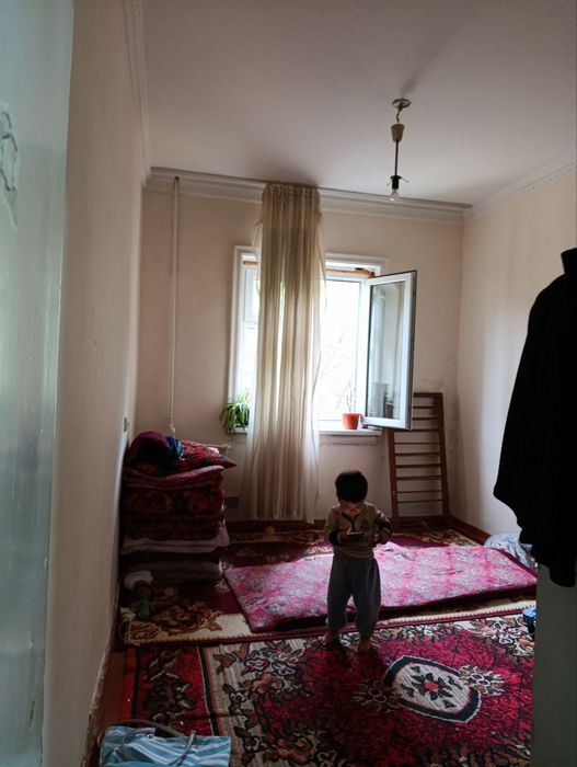 Продается квартира 3 комнатная 8 мкр чинара