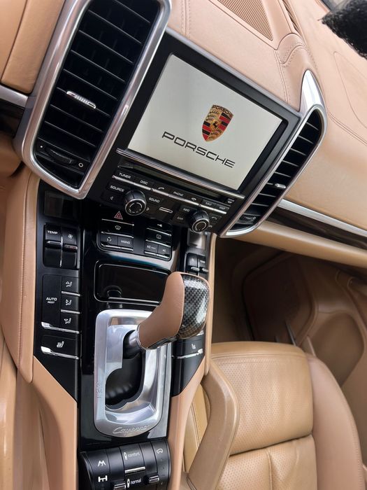 Porsche cayenne 2010