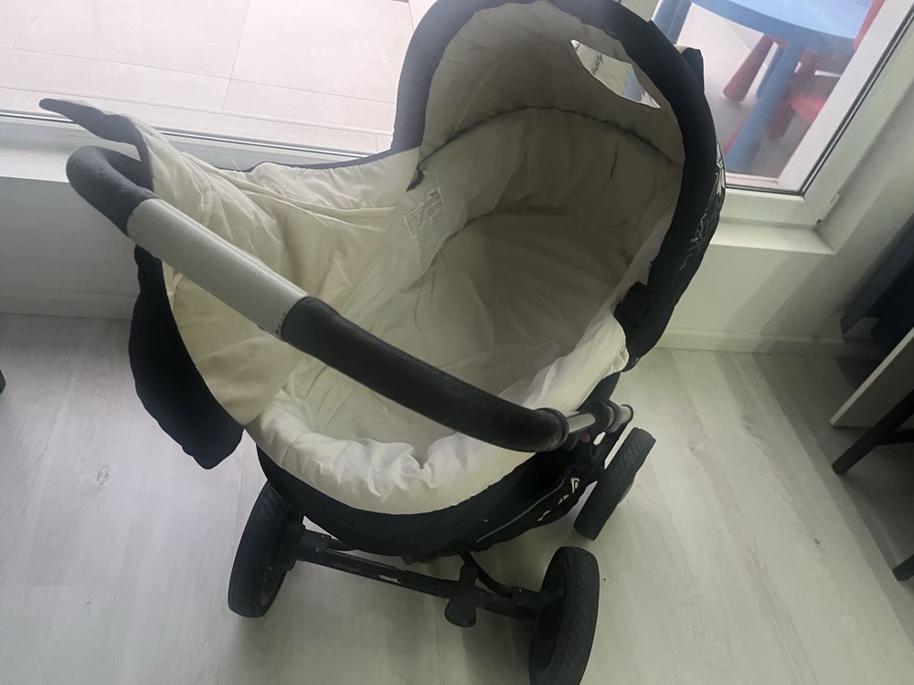 Продавам детска количка Chipolino Neva Move 2в1