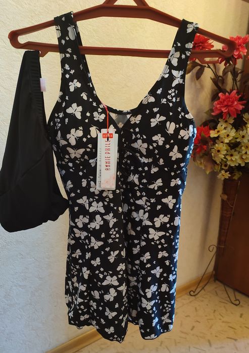 Продаю новые 2 два купальника