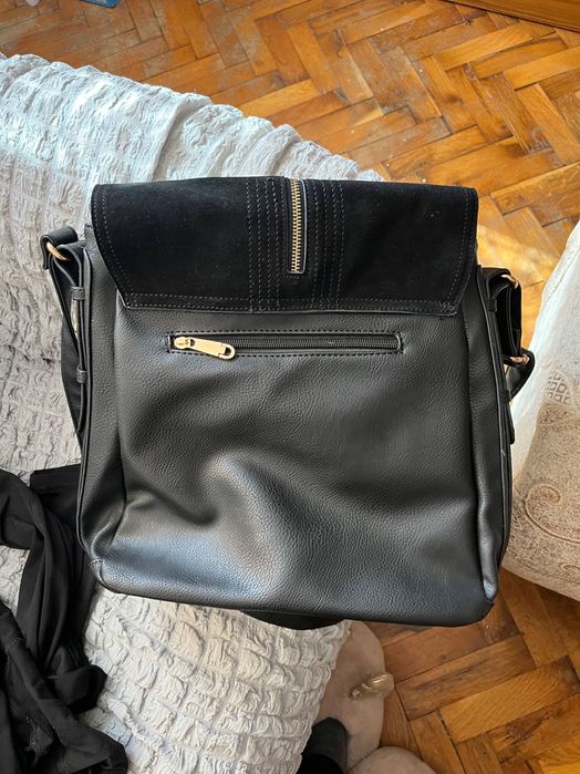 Кожена Чанта с регулируема дръжка