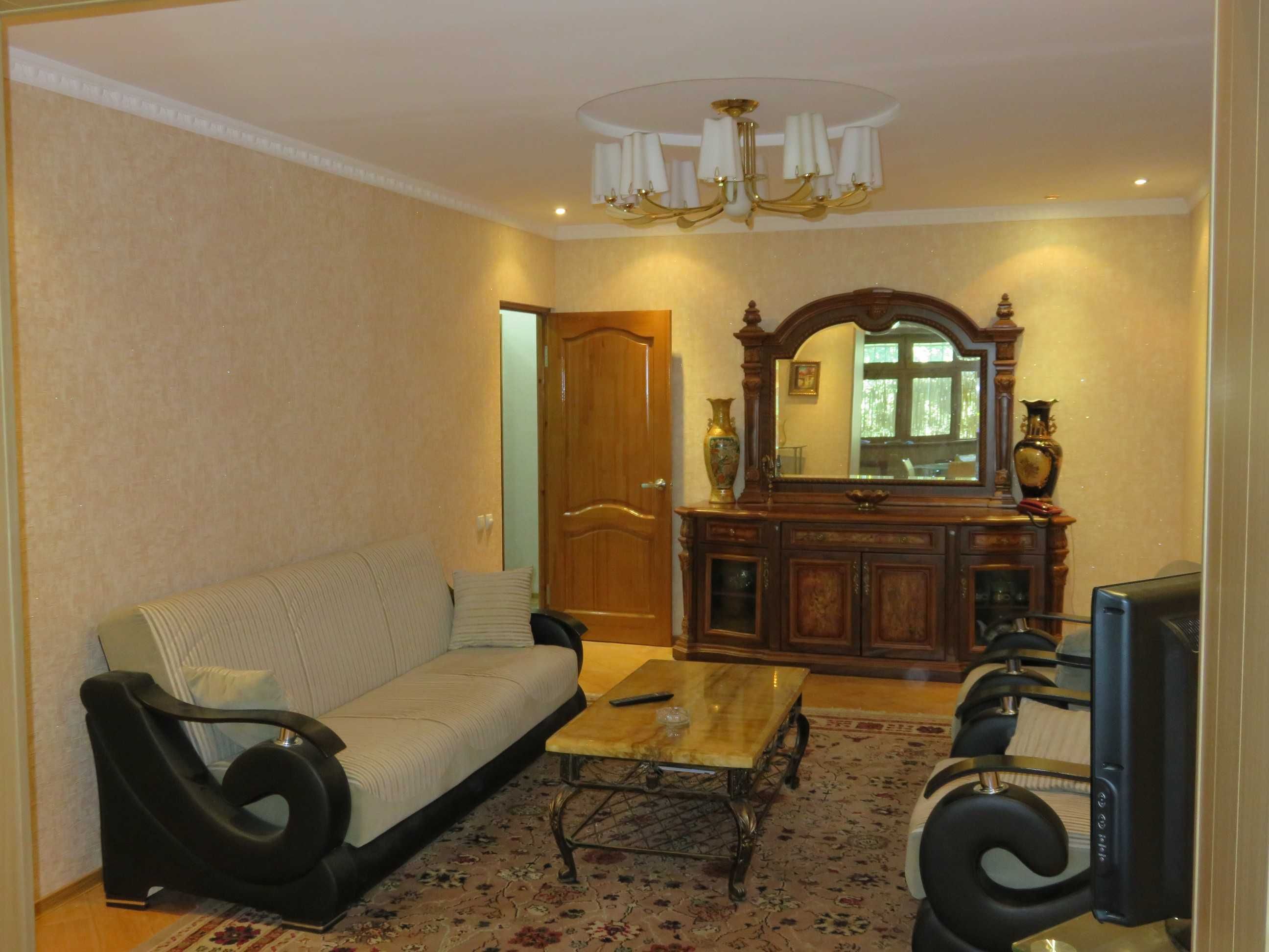 Rent 3-room apartment Oybek metro, Grand Mir hotel (former Russia)