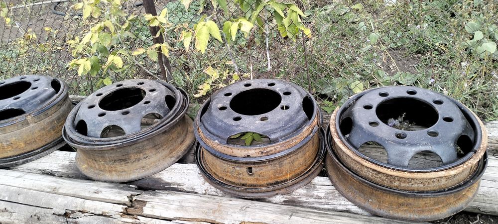 Продам диски на зил 8 отверстия