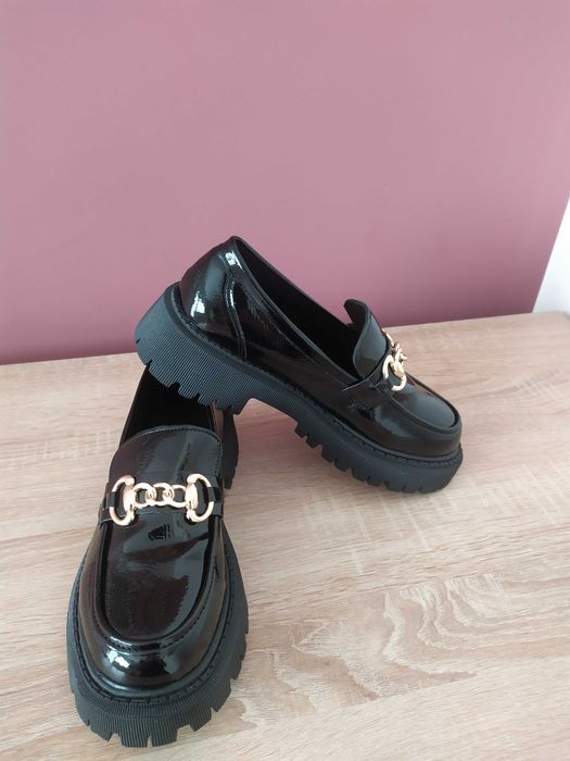 Черни лачени мокасини с дебела подметка,39