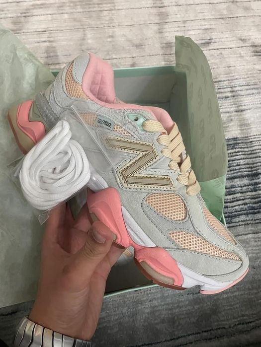 Продаю Новые кроссовки 40 размер