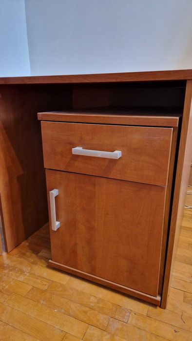 Модулно бюро с шкафче