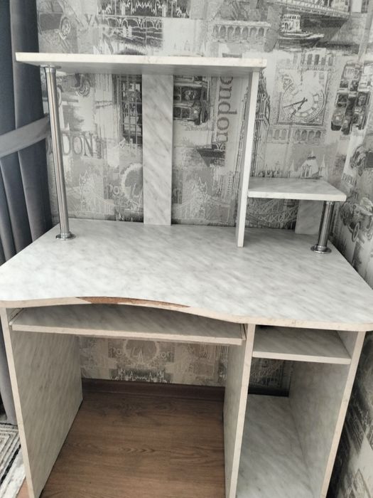 Продам письменный компьютерный стол..