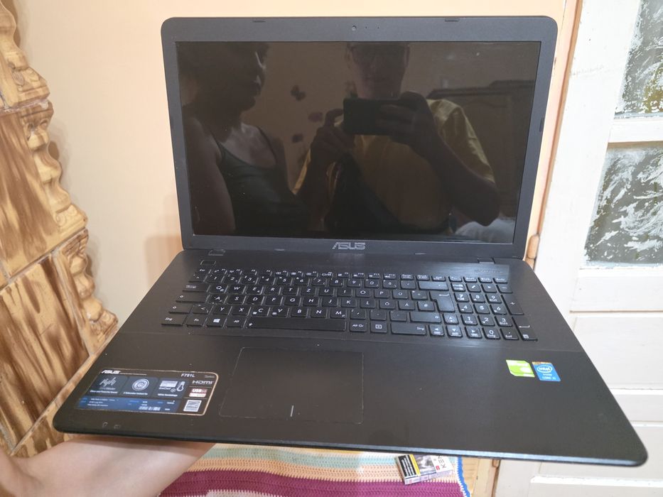 Laptop Asus i5...