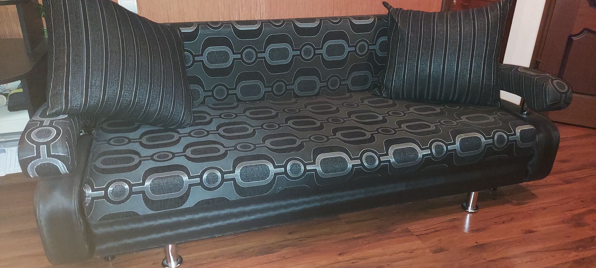 Продам диван раскладной в отличном состоянии