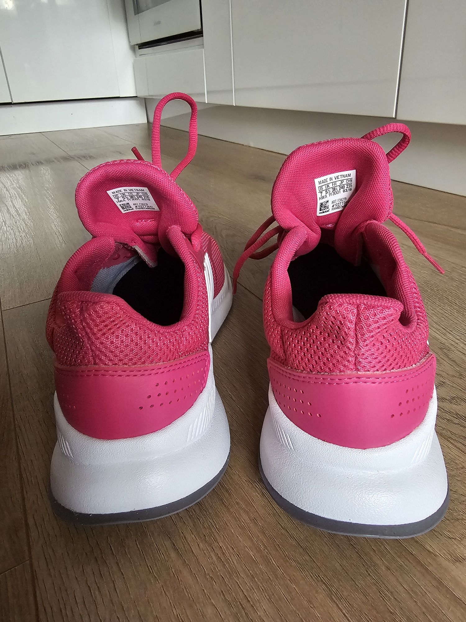 *Нови* Дамски летни розови маратонки Adidas Runfalcon, 38 н 24см