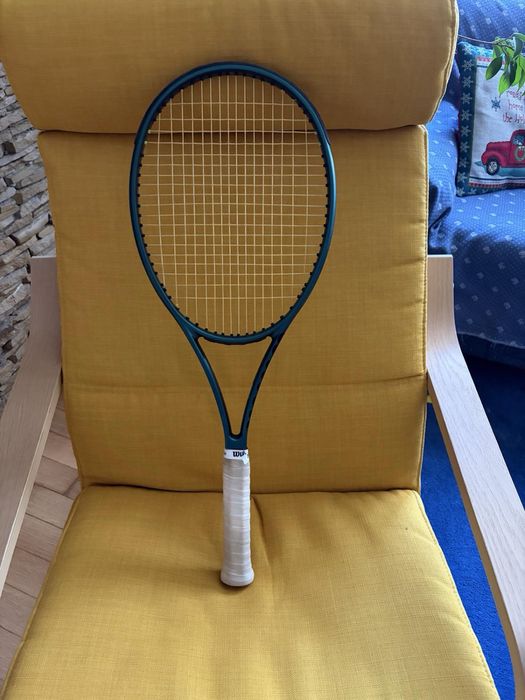 Тенис ракета WILSON BLADE V9
