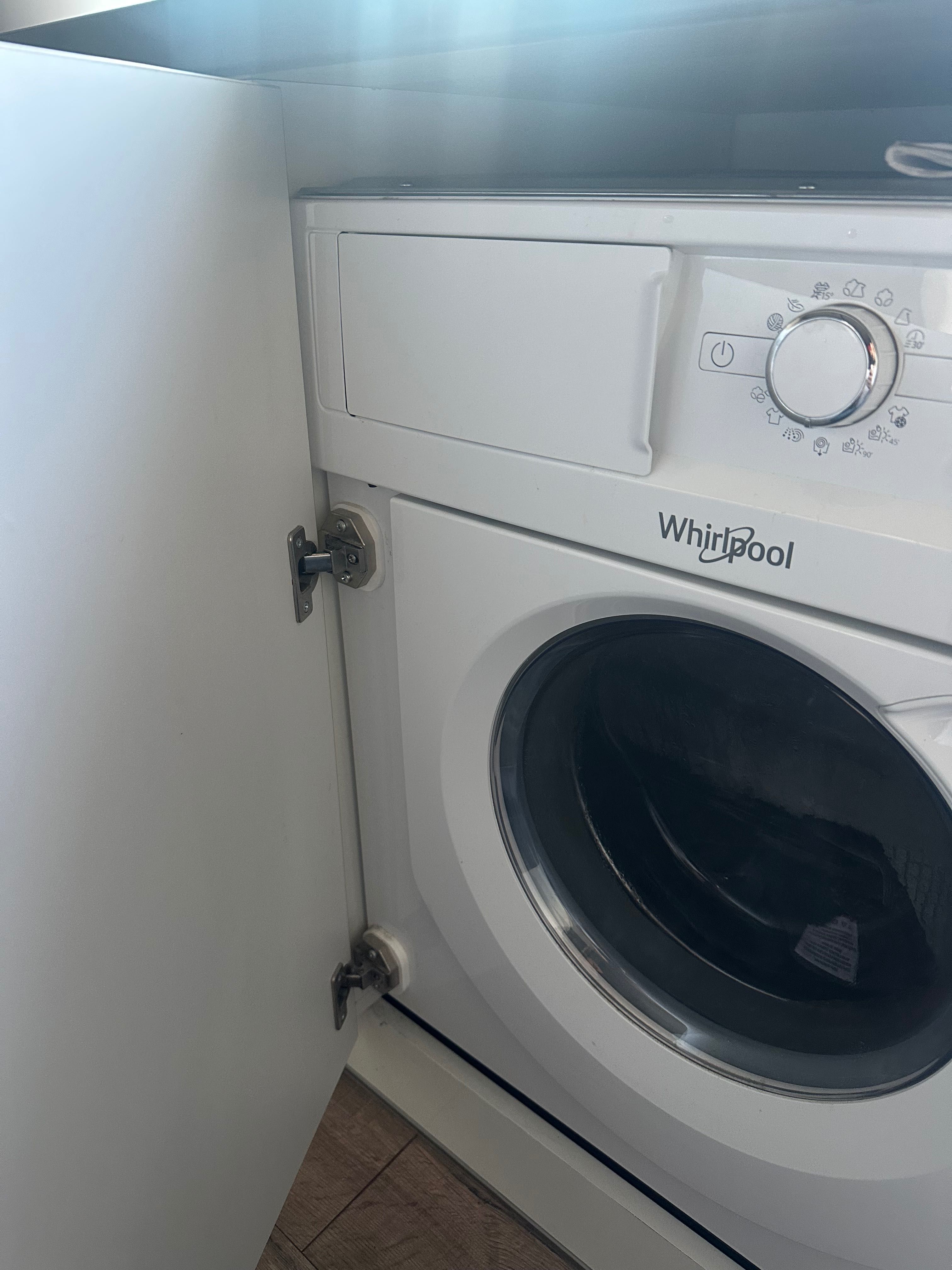 Пералня със сушилня за вграждане WHIRLPOOL BI WDWG 751482 EU