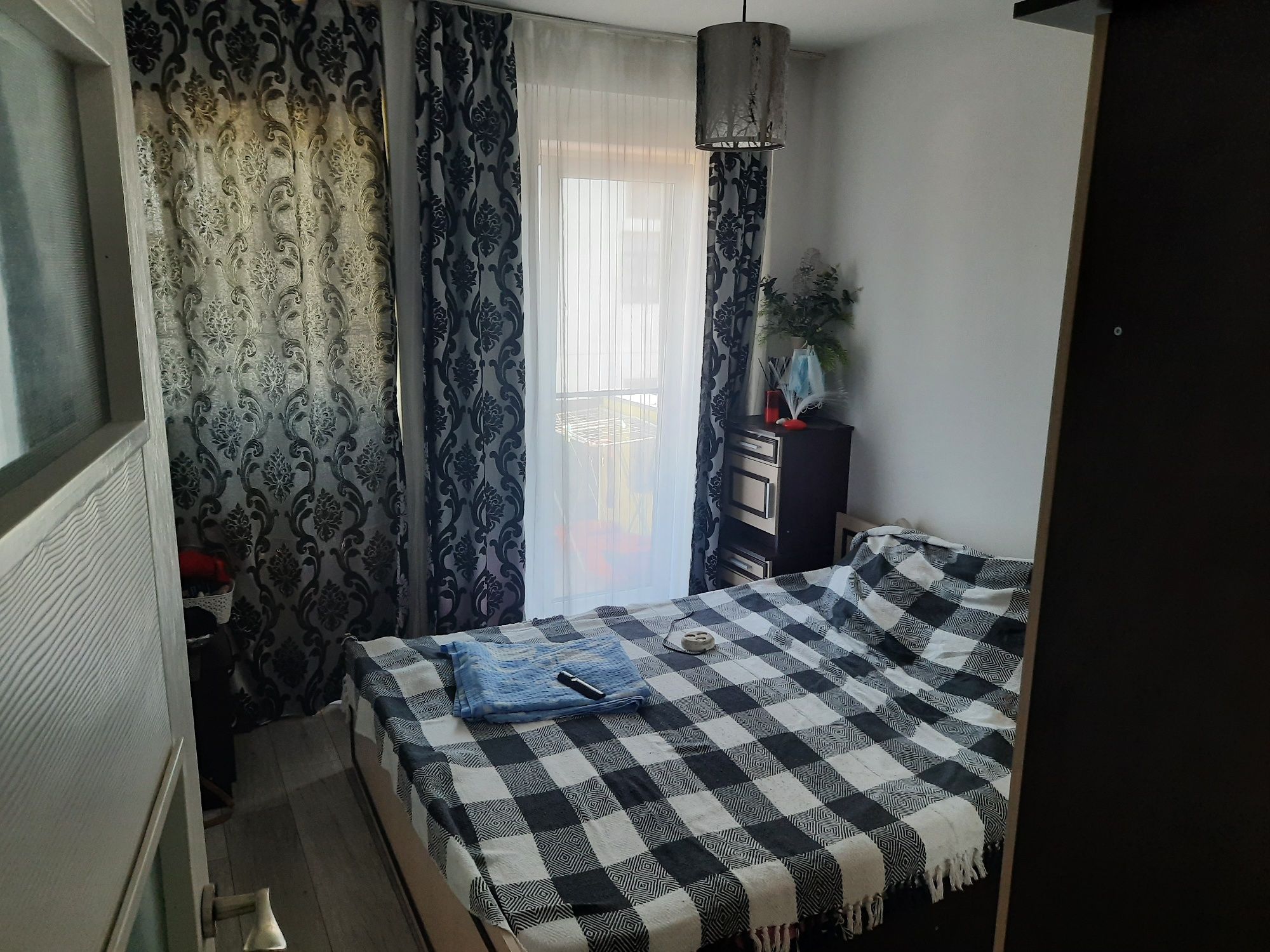 Vand apartament 2 camere