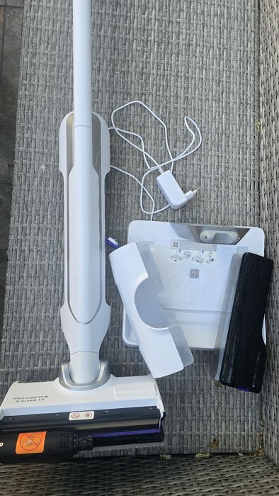 Aspirator vertical fara fir cu spalare Rowenta X-Clean 10 GZ7540WO