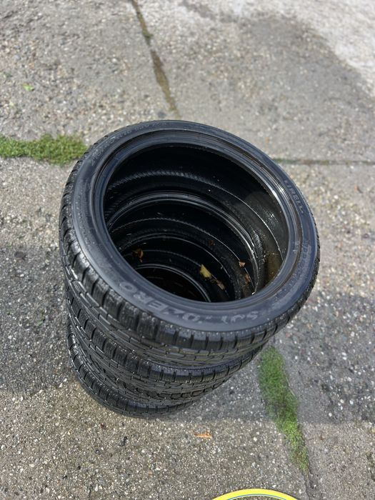 Зимни гуми 215/45/18 Pirelli DOT 19 .