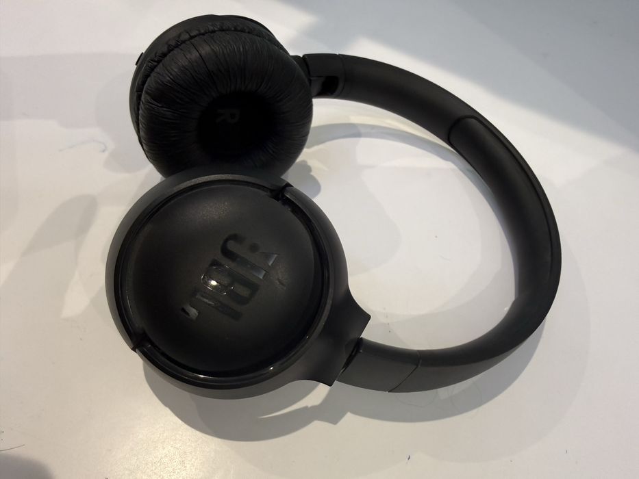 JBL 510 BT наушники, купили в Лондоне