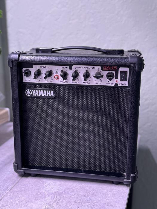 Продам усилитель для электрогитары