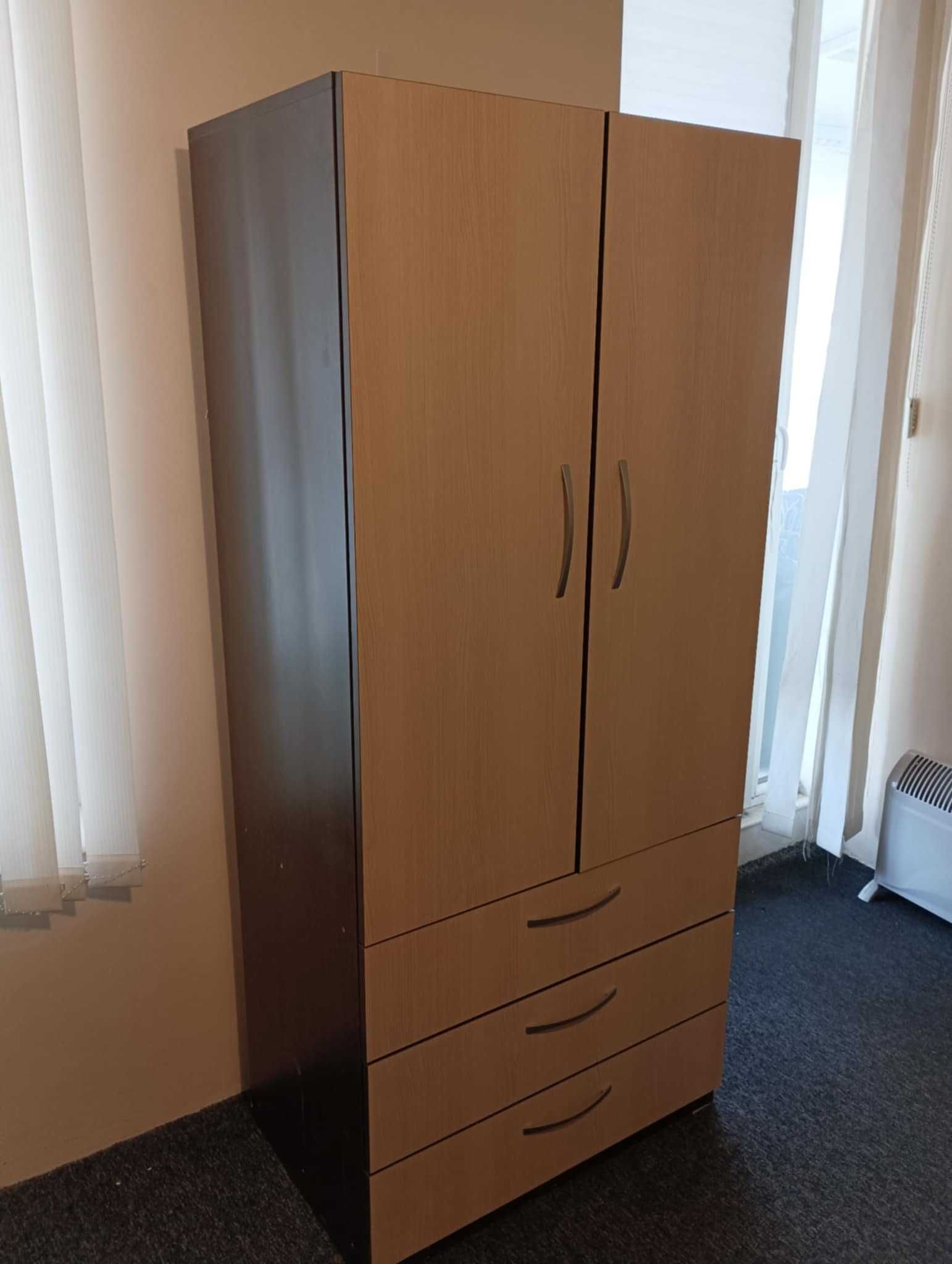 Гардероб в отлично състояние