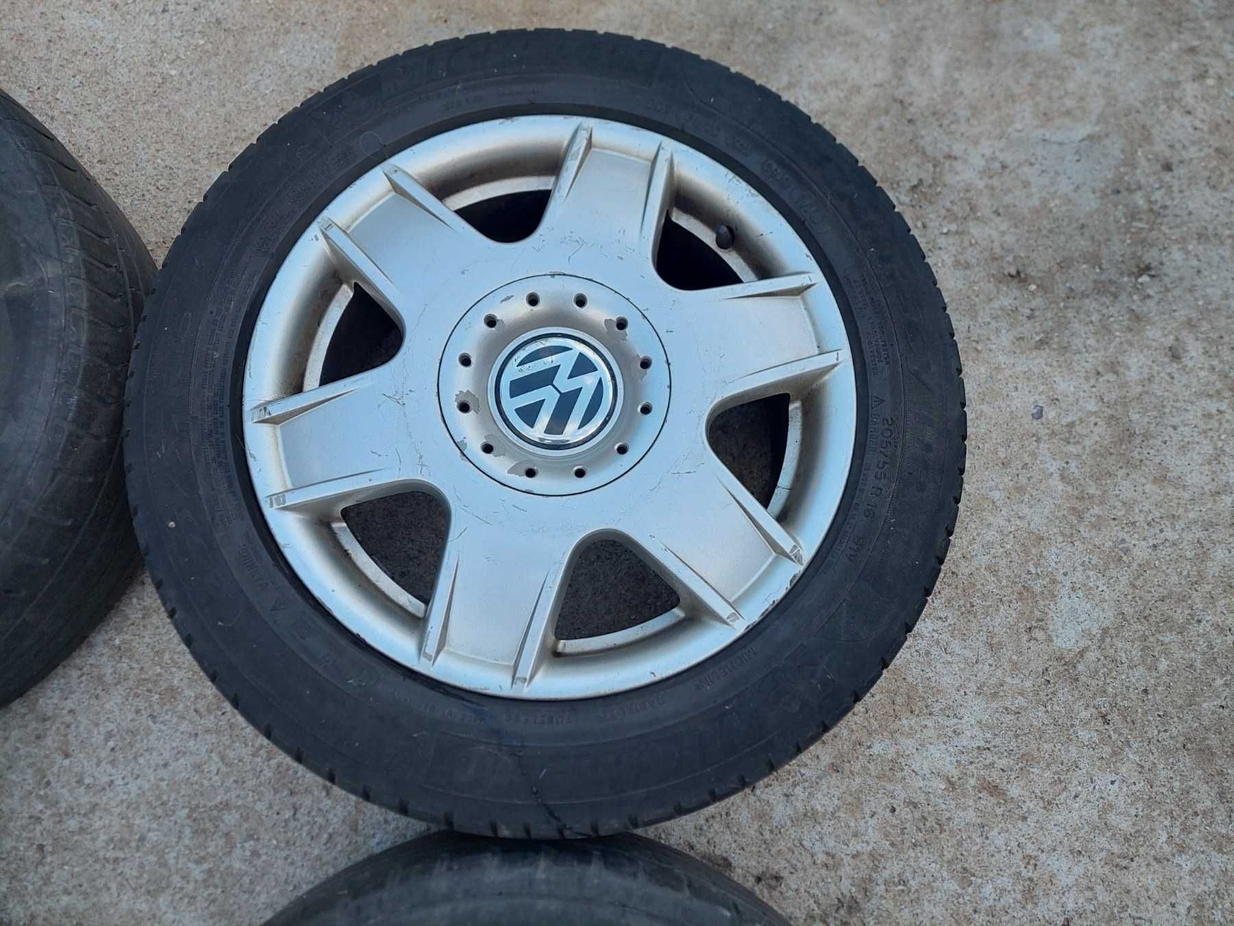 Гуми с джанти VW 16, 5х100 Бора , Голф...