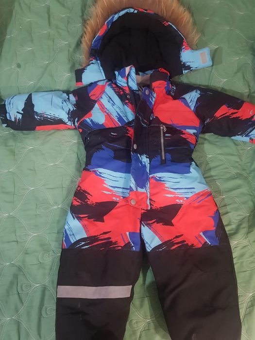 Продам детский комбинезон зимний