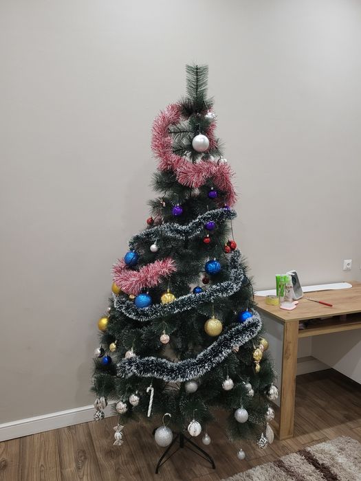 Продам елку 2 метра