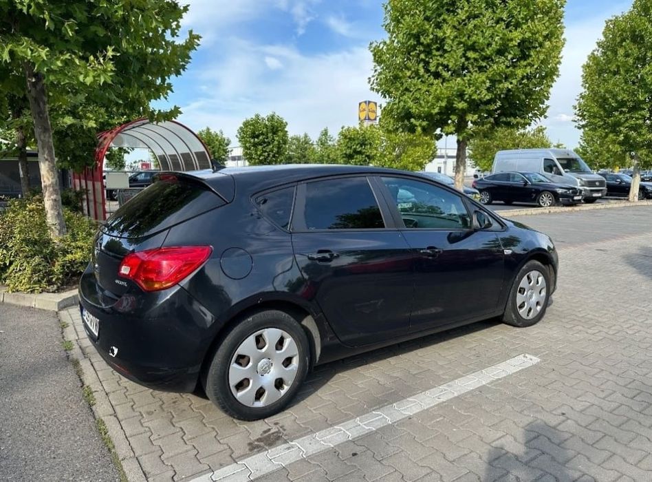 OPEL ASTRA J 1.7 DTE 110 cp service la zi maxim 10.000 km revizie