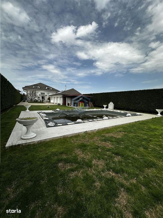 Vila lux cu piscina Sanmartin