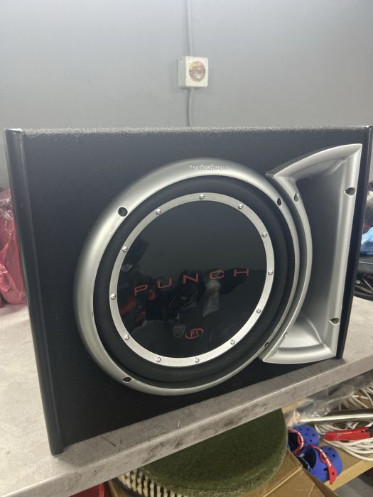 Vand subwoofer auto