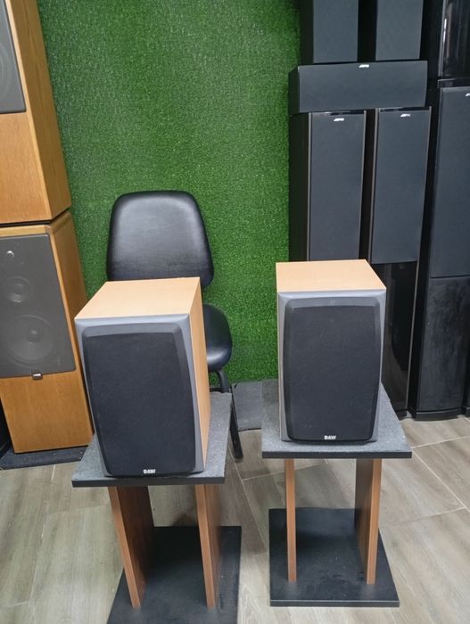 Букшелфи Bowers & Wilkins DM-303