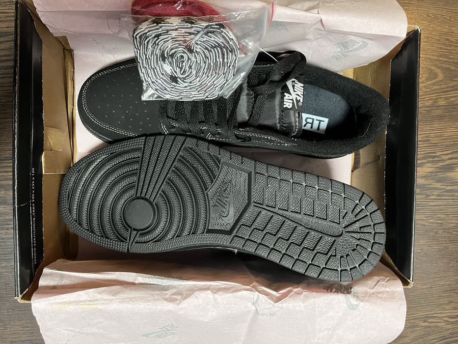 Jordan 1 low black phantom