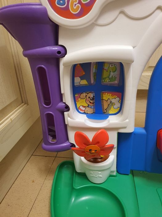 Casuta interactiva in limba engleza