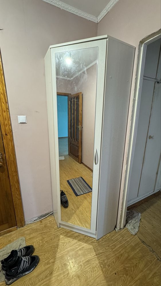 Продаю Угловой шкаф
