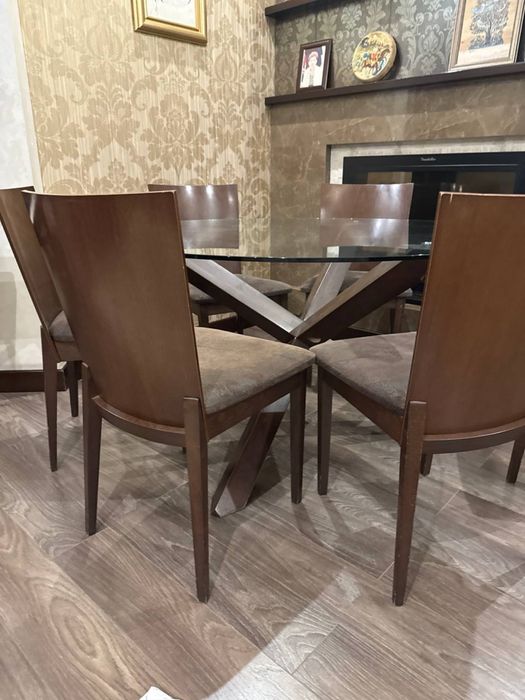 Стол со стульями