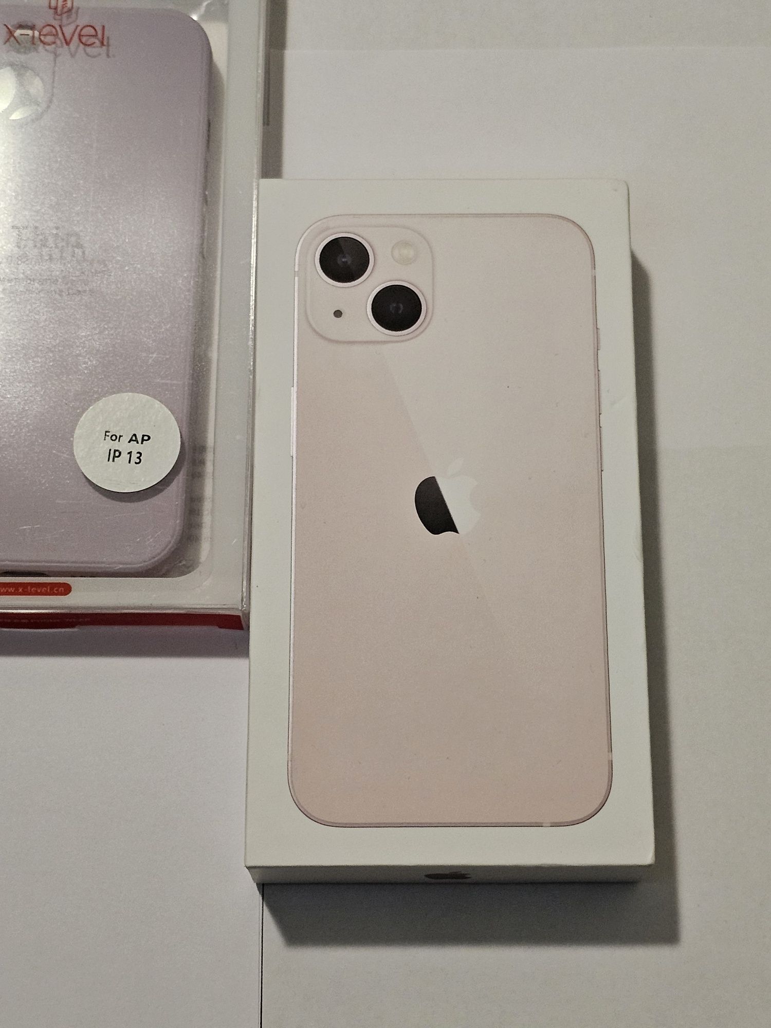 Iphone 13, Pink, 12 luni garanție, 128gb, sigilat, liber de retea
Husa