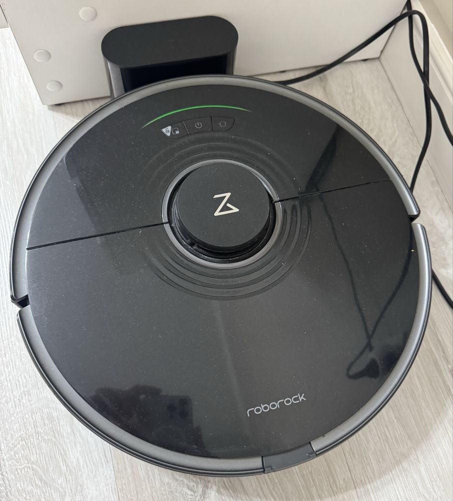 Продам СРОЧНО пылесос Roborock S7
