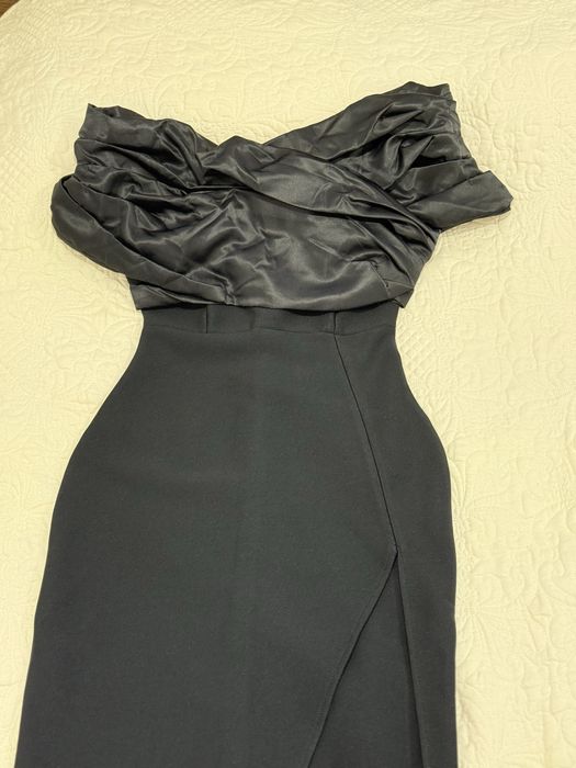 Официална черна рокля