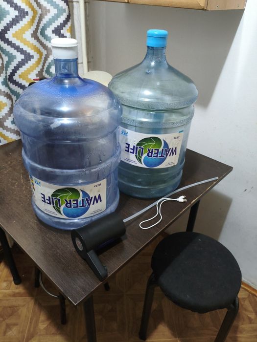 Бутыль 19 литров 2 штуки с электро насосом