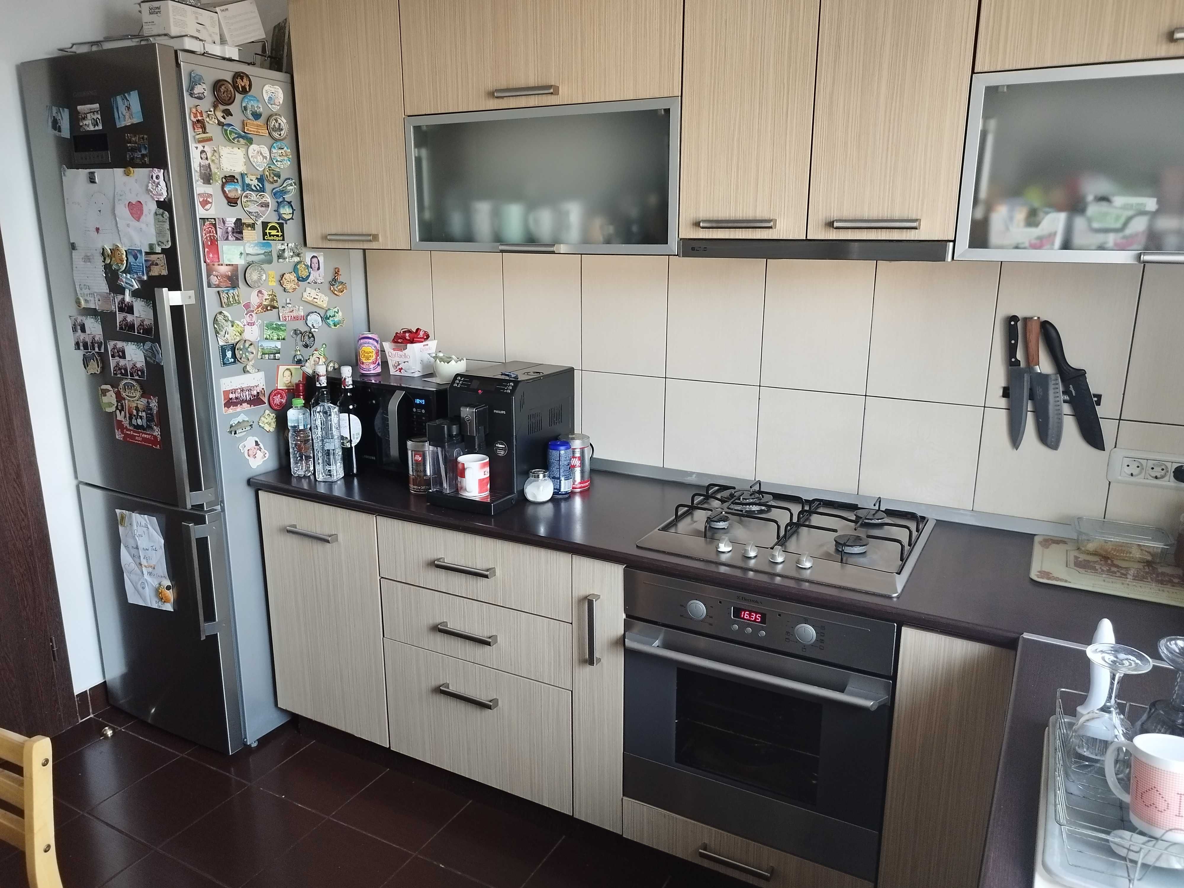 Apartament 3 camere/parcare/garaj