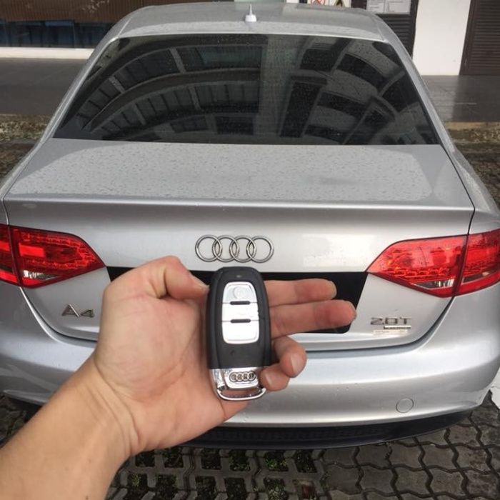 Cheie Audi A4 A5 Q5 - Oferim Programare