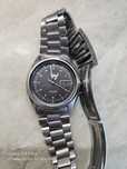 Часовник seiko5 ,профилактиран със сменено стъкло