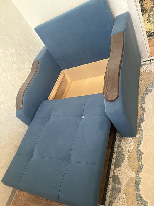 продается диван в хорошем состаяние