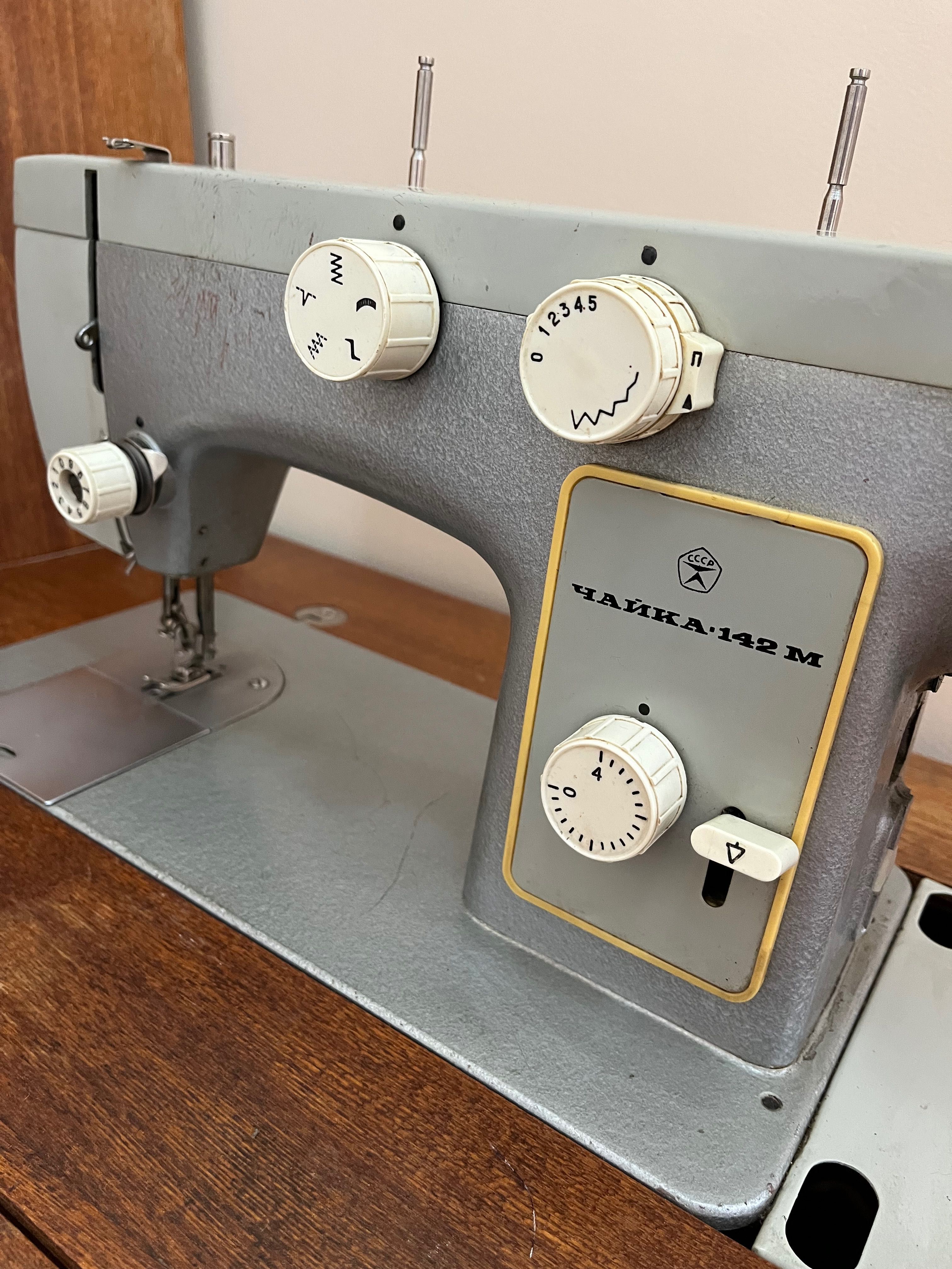 Швейная машина Чайка-142 М механическая раритетная