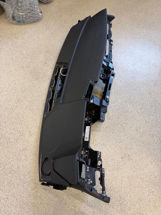 Plansa bord audi a3 8y