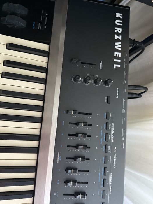 Kurzweil Artis 88 - Pian Digital Profesional - stare foarte buna