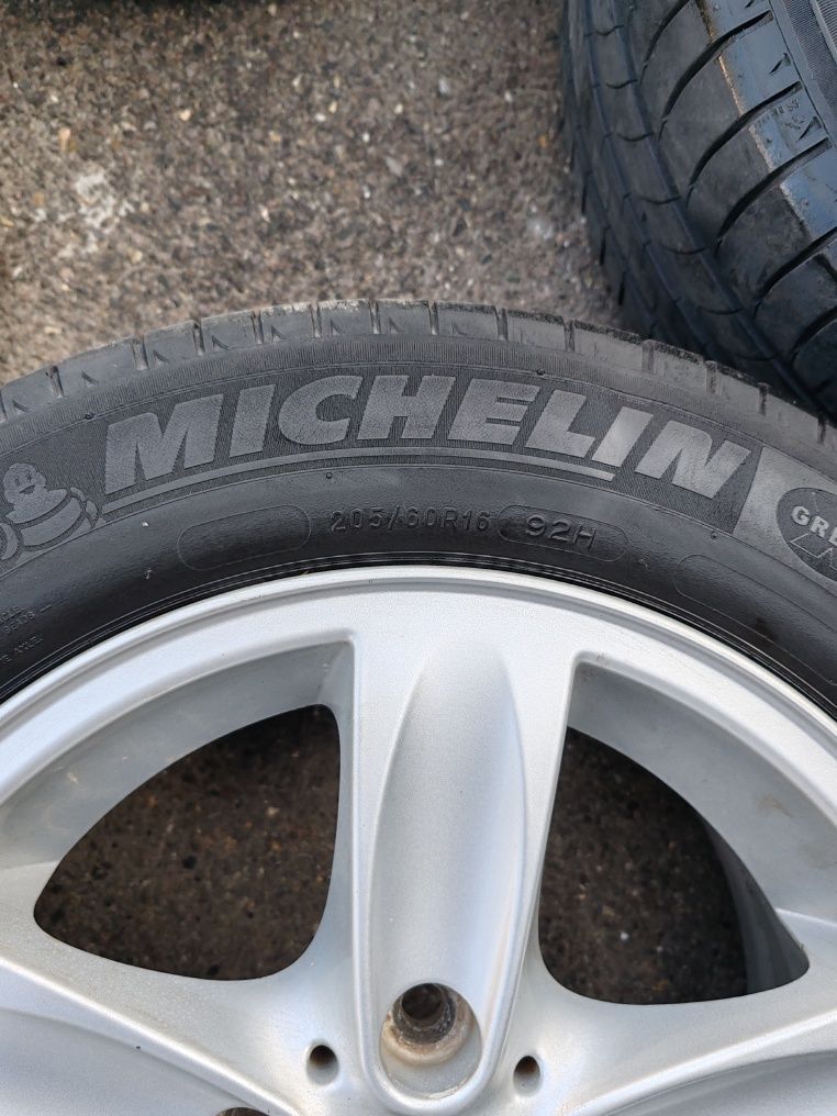 Set 4 jante BMW cu anvelope vara michelin 205 60 16 vara