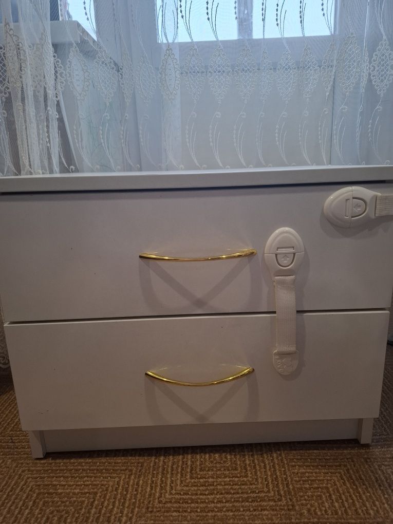 Продам тумбу прикроватную