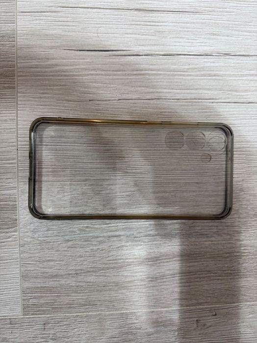 Samsung Galaxy S 24 FE și încărcător  wireless duo Samsung
