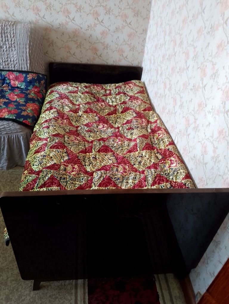 Продается Кровать состояние отличное