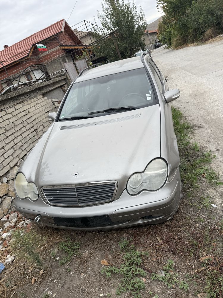 Продавам Mercedes C180 Kompressor 2003!