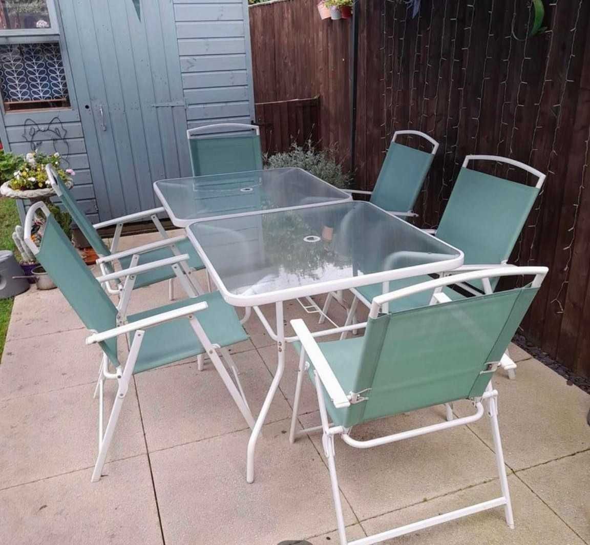Комплект градиснка мебел - маса, 4 сгъваеми стола и чадър
